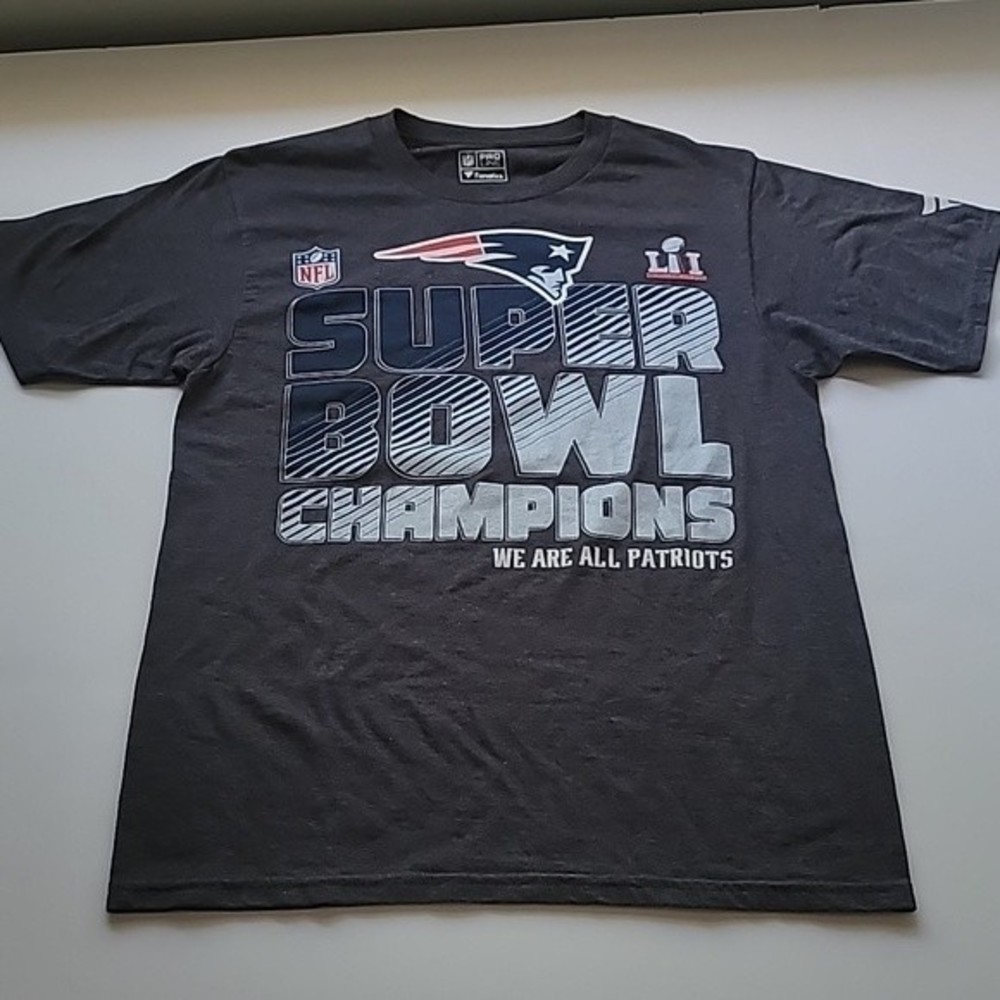 Fanatics New England Patriots Tee Small NFL Pro Line Graphic T-Shirt